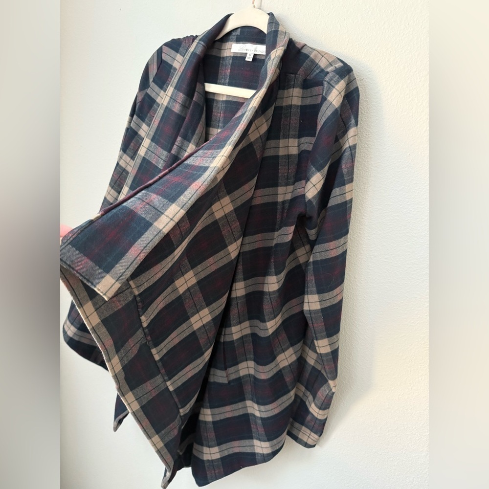 Lovers + Friends Days Like These Plaid Flannel Jacket in Navy Medium Open Front - Picture 5 of 8
